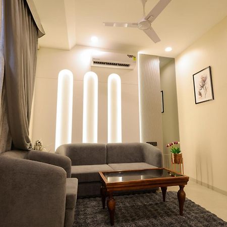 The Meera Hotel ウッジャイン エクステリア 写真