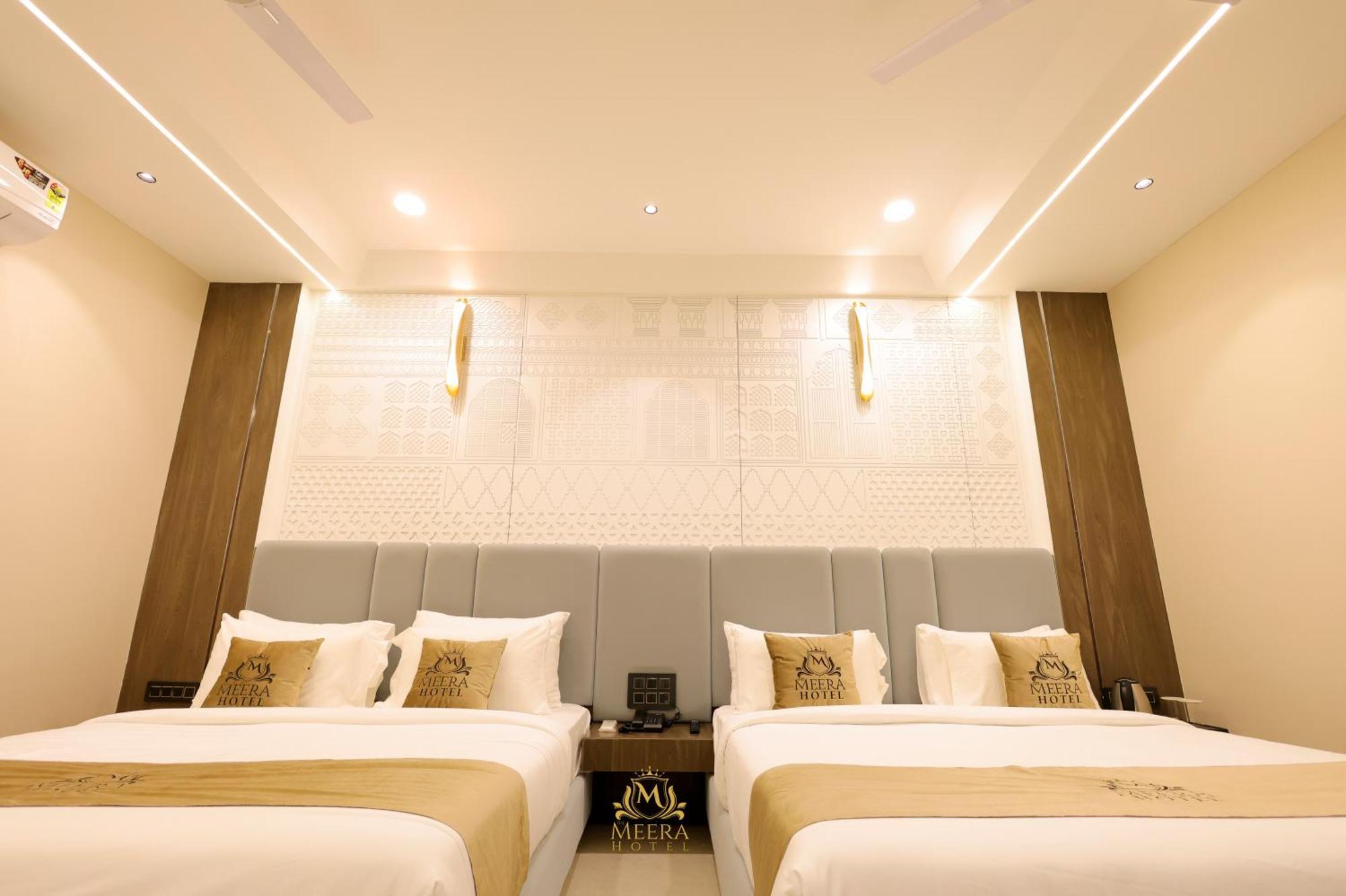 The Meera Hotel ウッジャイン エクステリア 写真