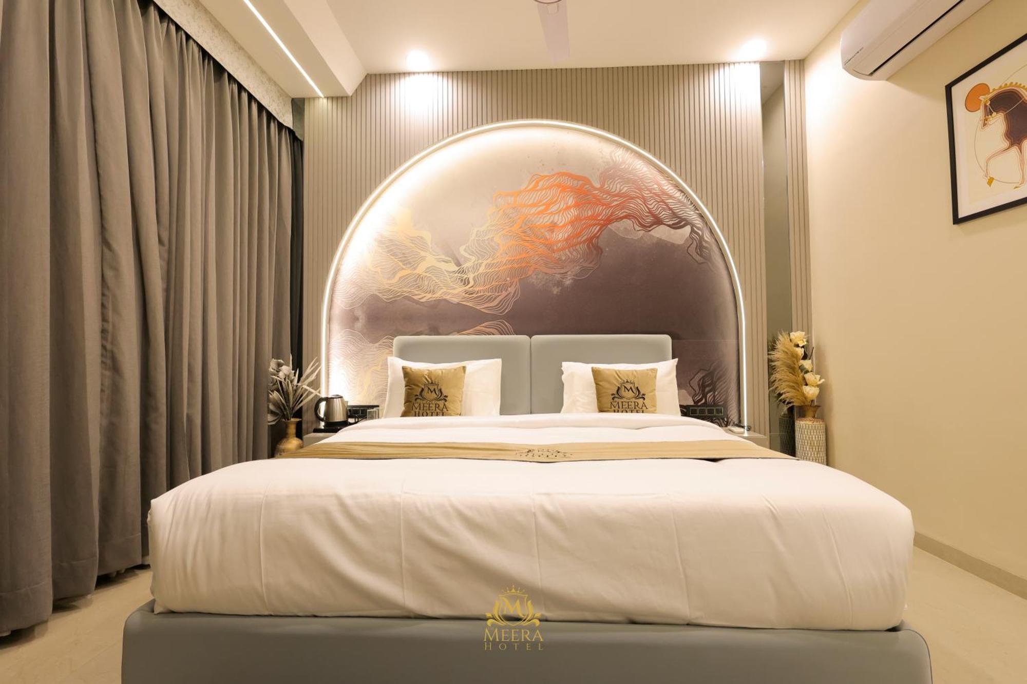 The Meera Hotel ウッジャイン エクステリア 写真