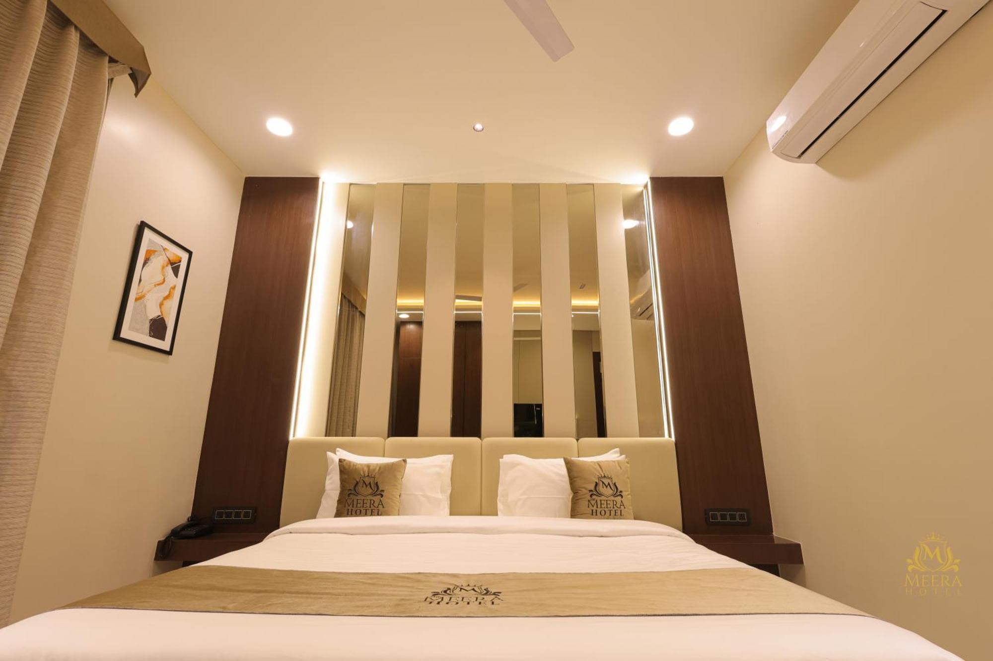 The Meera Hotel ウッジャイン エクステリア 写真