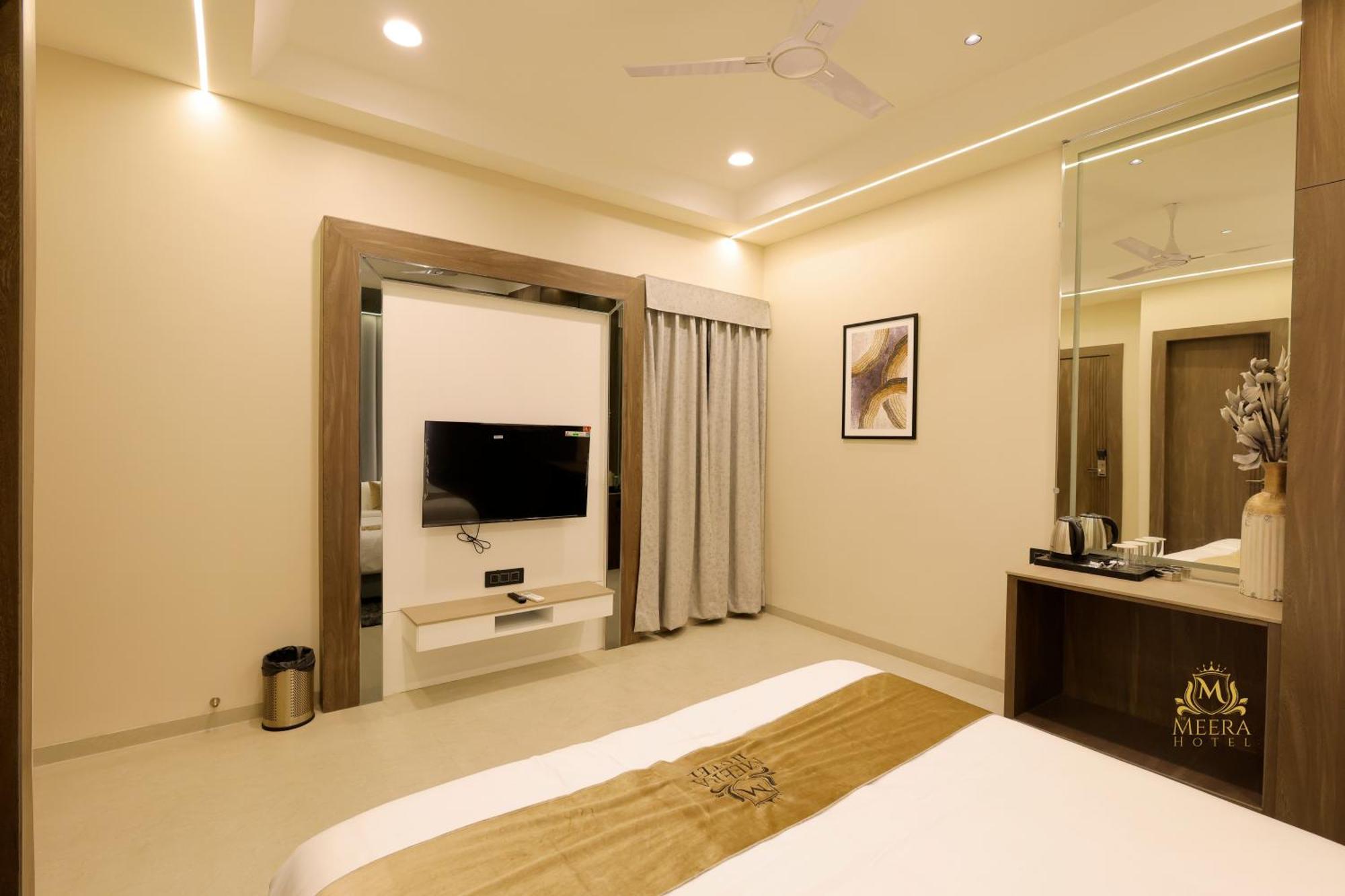 The Meera Hotel ウッジャイン エクステリア 写真