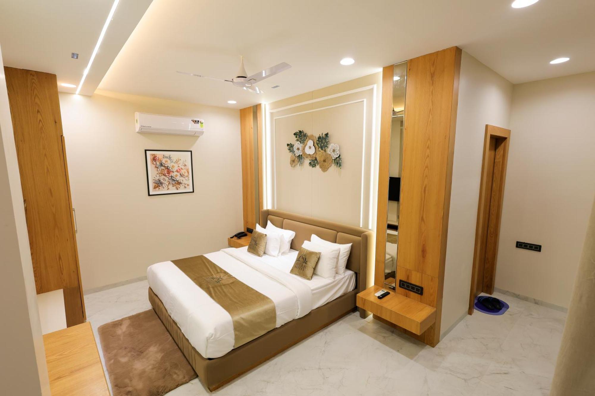 The Meera Hotel ウッジャイン エクステリア 写真